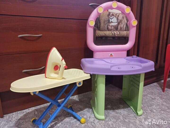Туалетный столик с зеркалом детский