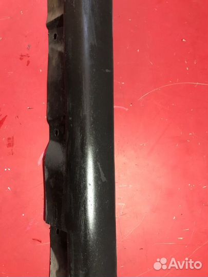 Накладка на порог левая Toyota Avensis Т250