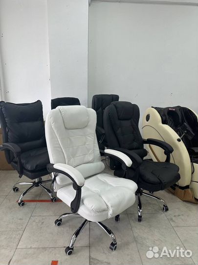 Офисное кресло руководителя