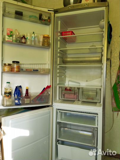 Холодильник hotpoint ariston бу