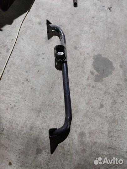 Балка подрадиаторная Audi A6 седан 2.6I 1996