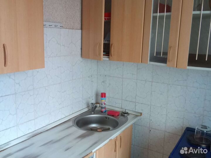 Кухонный гарнитур бу. Самовывоз с металлургов 16