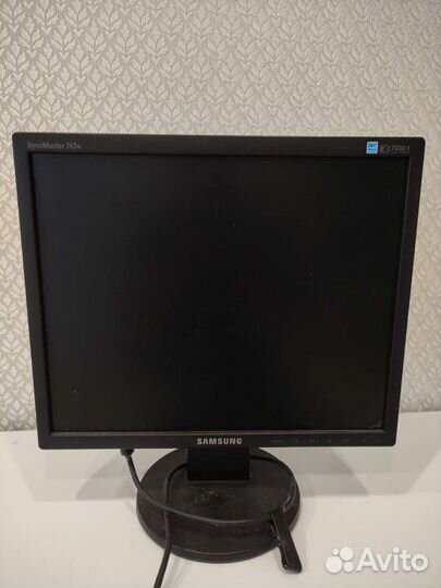 Samsung SyncMaster 743N 17