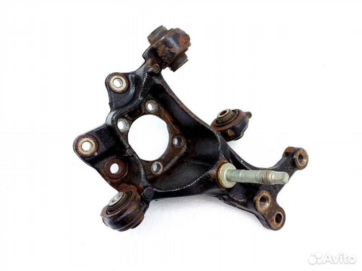 Кулак поворотный задний правый Toyota Camry XV70