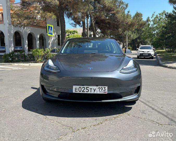 Аренда электромобиля Tesla Model 3