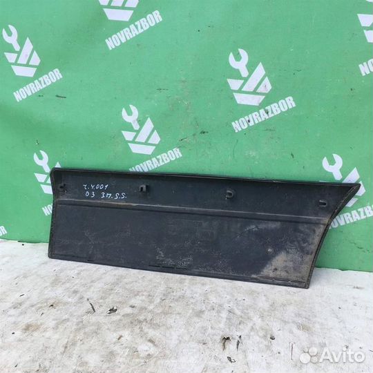 Молдинг задней правой двери Фольксваген Пассат Б3