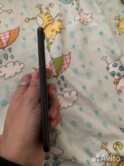 Телефон iPhone se 2020