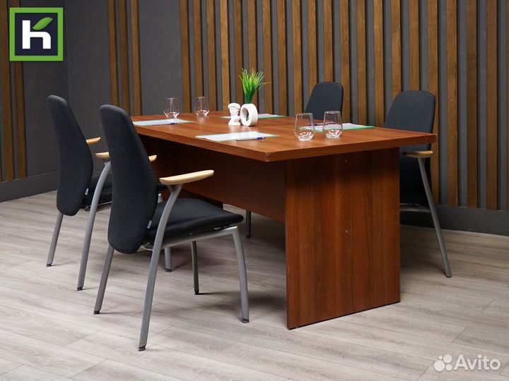 Офисный стол в переговорную бу