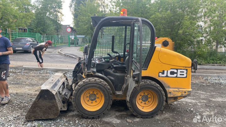 Мини-погрузчик JCB 170 в аренду, пумка, до 0,7 тон