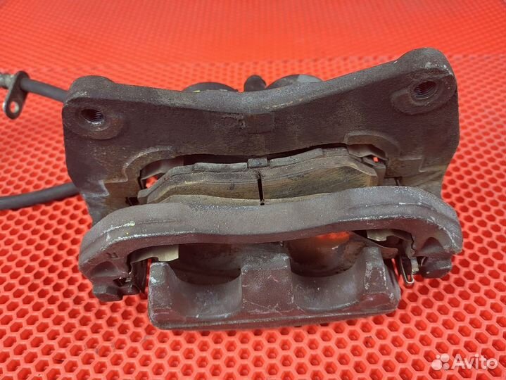 Суппорт тормозной передний левый Subaru Legacy BP5 EJ202 26292AG050