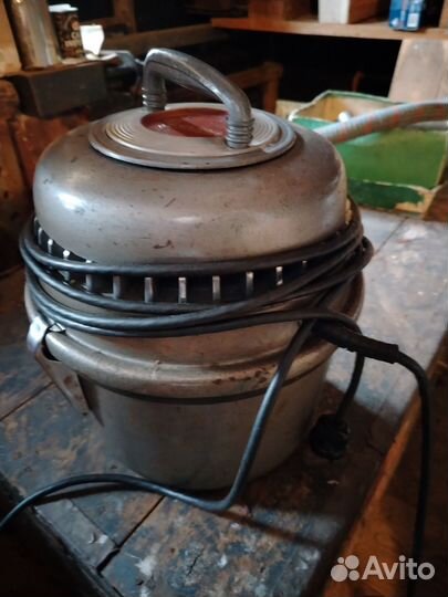 Ретро пылесос