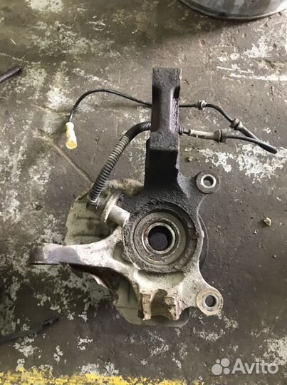 Поворотный кулак левый chevrolet lacetii