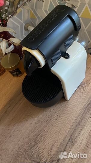 Капсульная кофемашина nespresso essenza delonghi