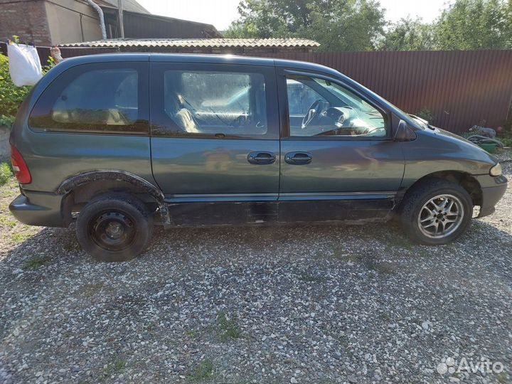 Кузов на dodge caravan 99года