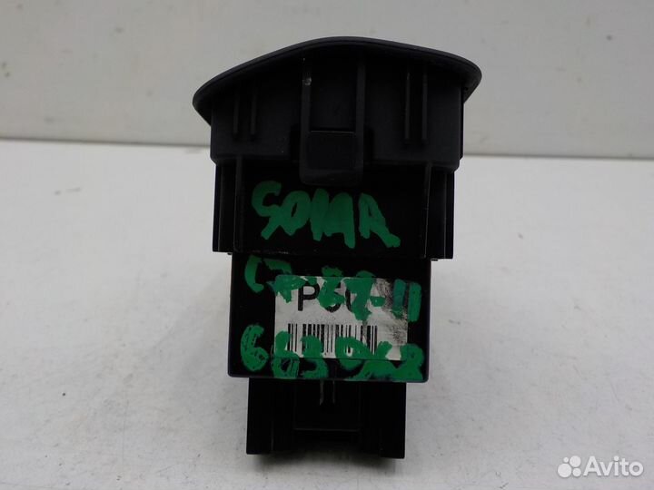 Кнопка Hyundai Solaris 2010