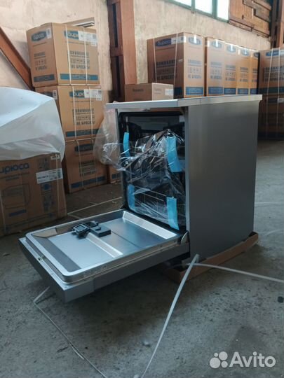 Бирюса DWF-614/6M. Посудомоечная машина