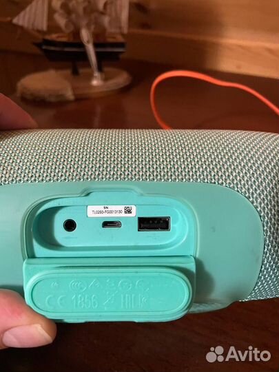 Колонка jbl charge 3