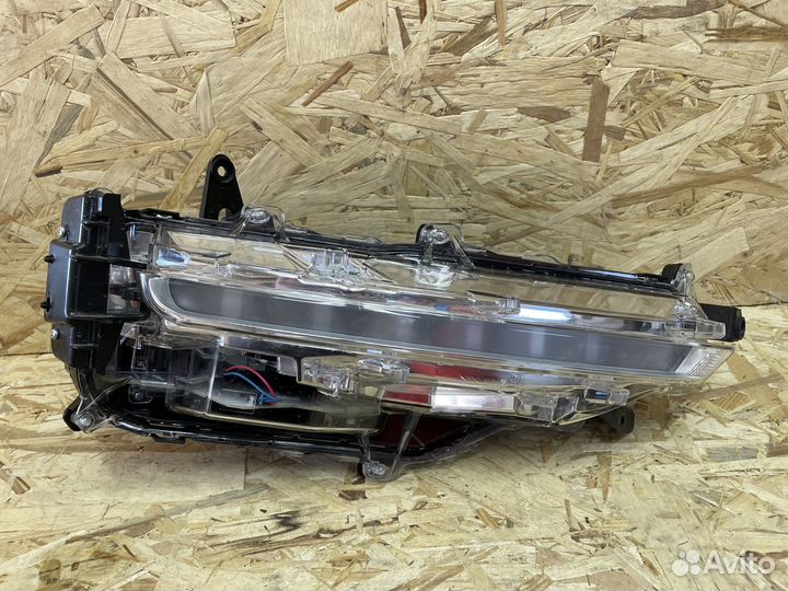 Указатель поворота, правый Toyota Fortuner II Рест