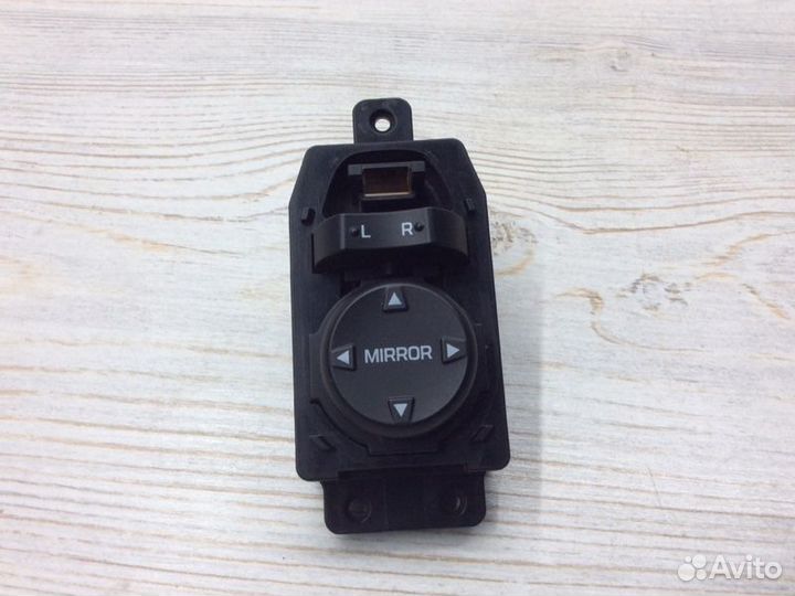 Переключатель регулировки зеркала Hyundai Creta
