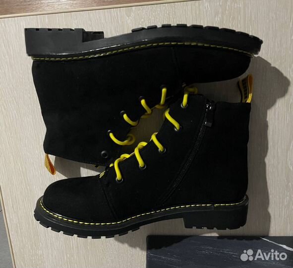 Ботинки зимние женские новые 38-39