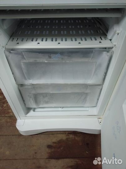 Холодильник indesit