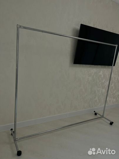 Вешалка напольная