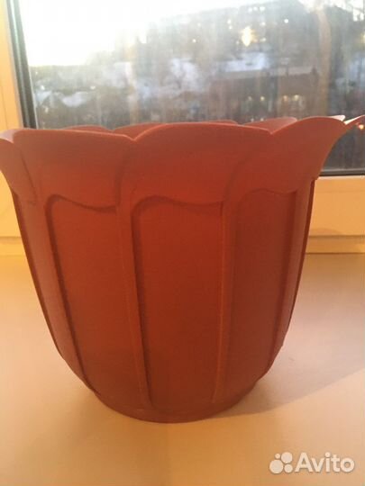 Горшки под цветы большие и маленькие