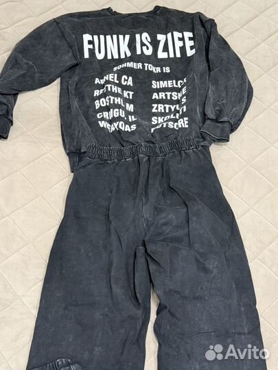 Костюм женский