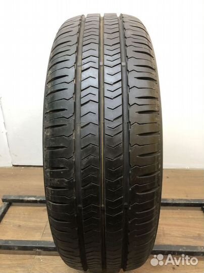 Nexen Roadian CT8 215/65 R17 104T