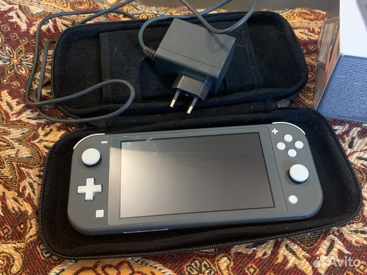 Портативная игровая консоль Nintendo Swich Lite