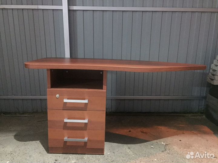 Столы письменные