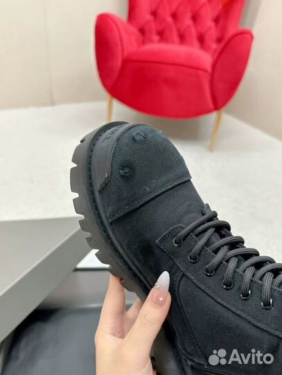 Balenciagastrike boots