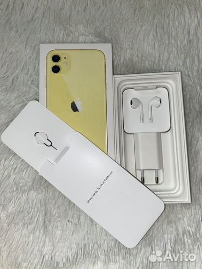 iPhone 11, 64 ГБ