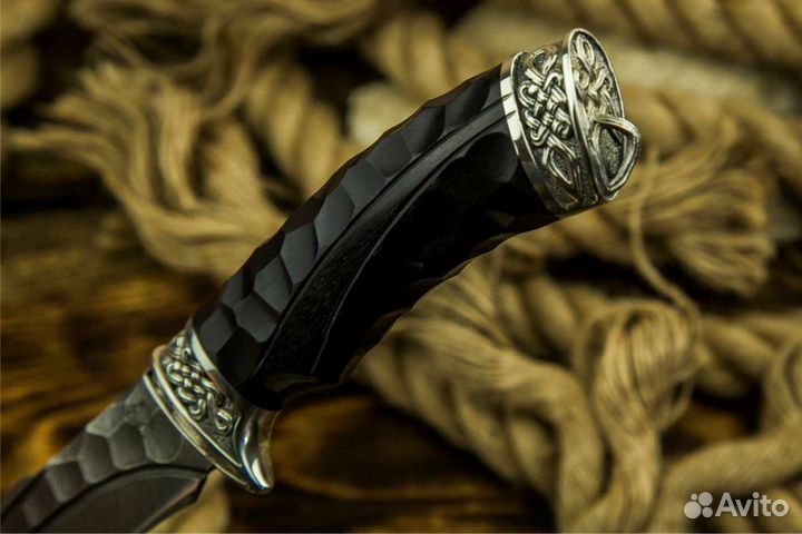 Нож Кайман из дамасской стали 1200 слоев