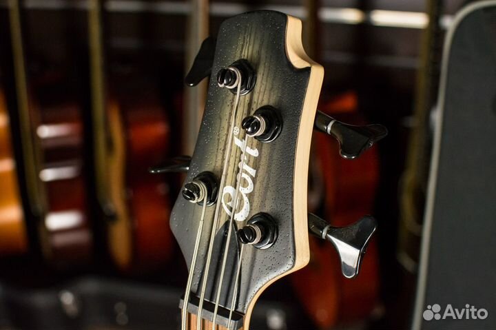 Бас гитара Cort + Аксессуары