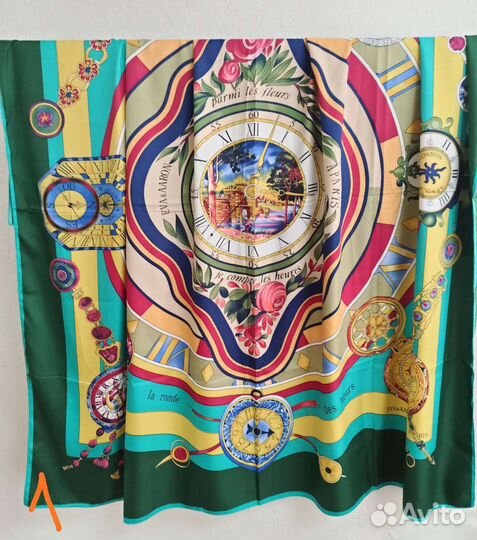 Яркий платок 140х140, новый