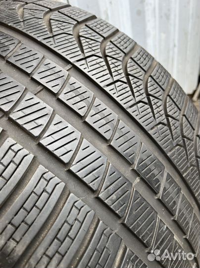 Pirelli P Zero Winter 285/30 R22