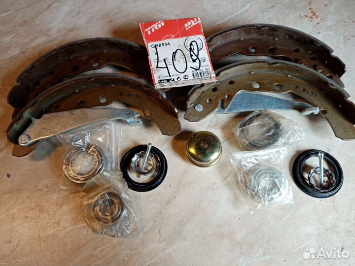 Задние колодки подшипники ступ задние