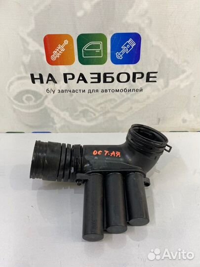 Патрубок воздушного фильтра Skoda Octavia (A7) 5E