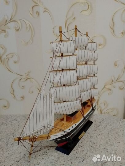 Модель корабля из дерева