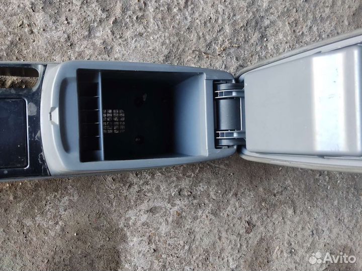 Центральная консоль Mazda 6 GG правый руль