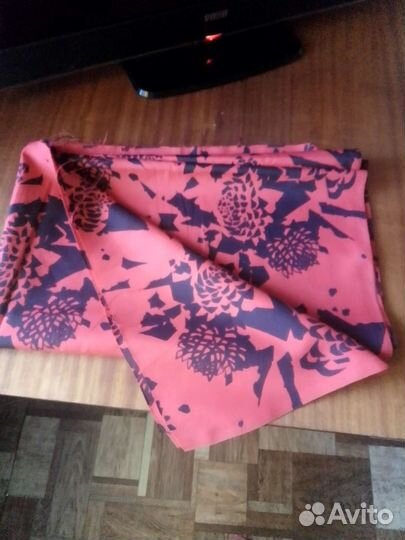 Лоскут ткани на пошив одежды или как подарок