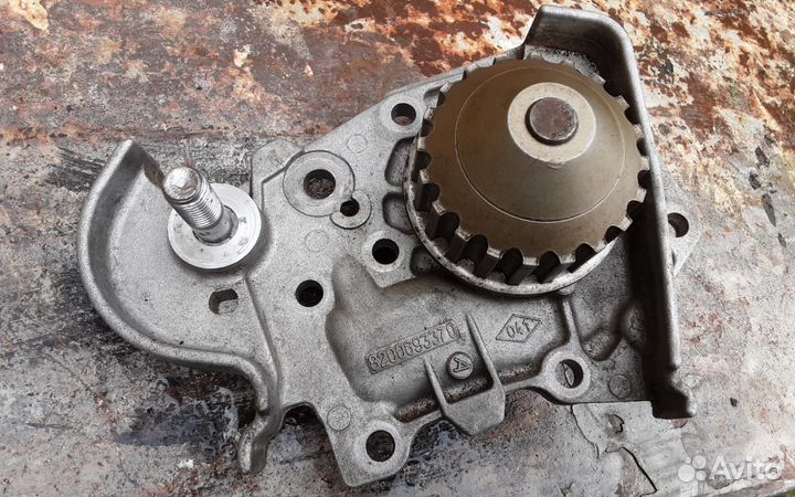 Помпа Рено Логан (К7М), замена по регламенту