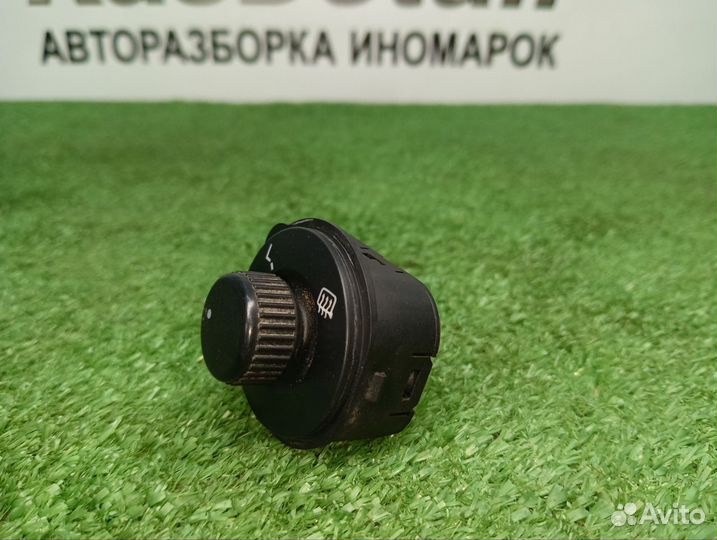 Джойстик регулировки зеркал Skoda Roomster 1