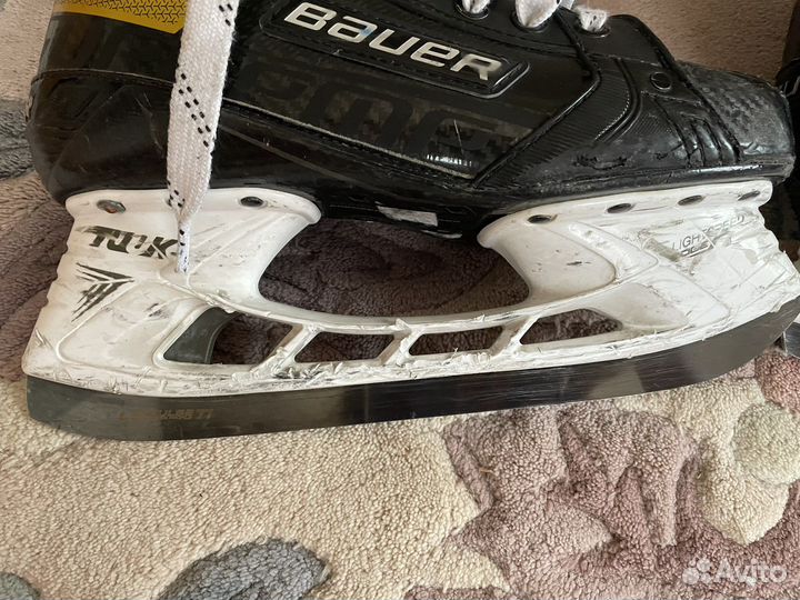 Хоккейные коньки bauer