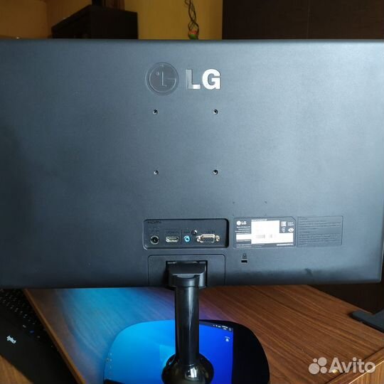 Монитор LG 23