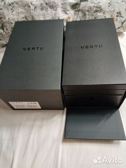 Коробка от телефона vertu
