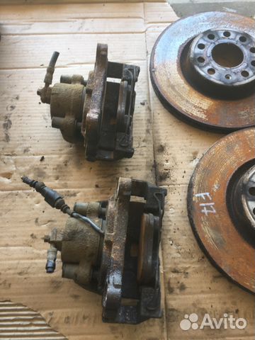 Суппорта передние Фольксваген Тигуан