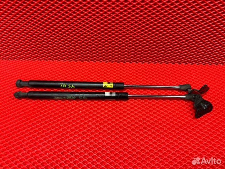 Амортизатор двери багажника Toyota Spade NSP141