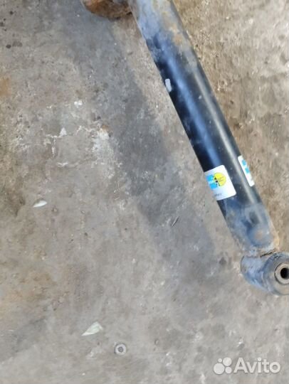 Стойки задние Volkswagen Golf 2